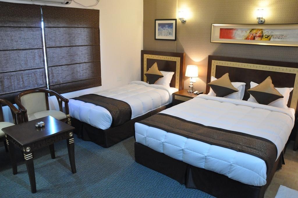 Silk Route Hotel Guwahati Bilik gambar